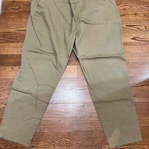 Women’s khakis tan.